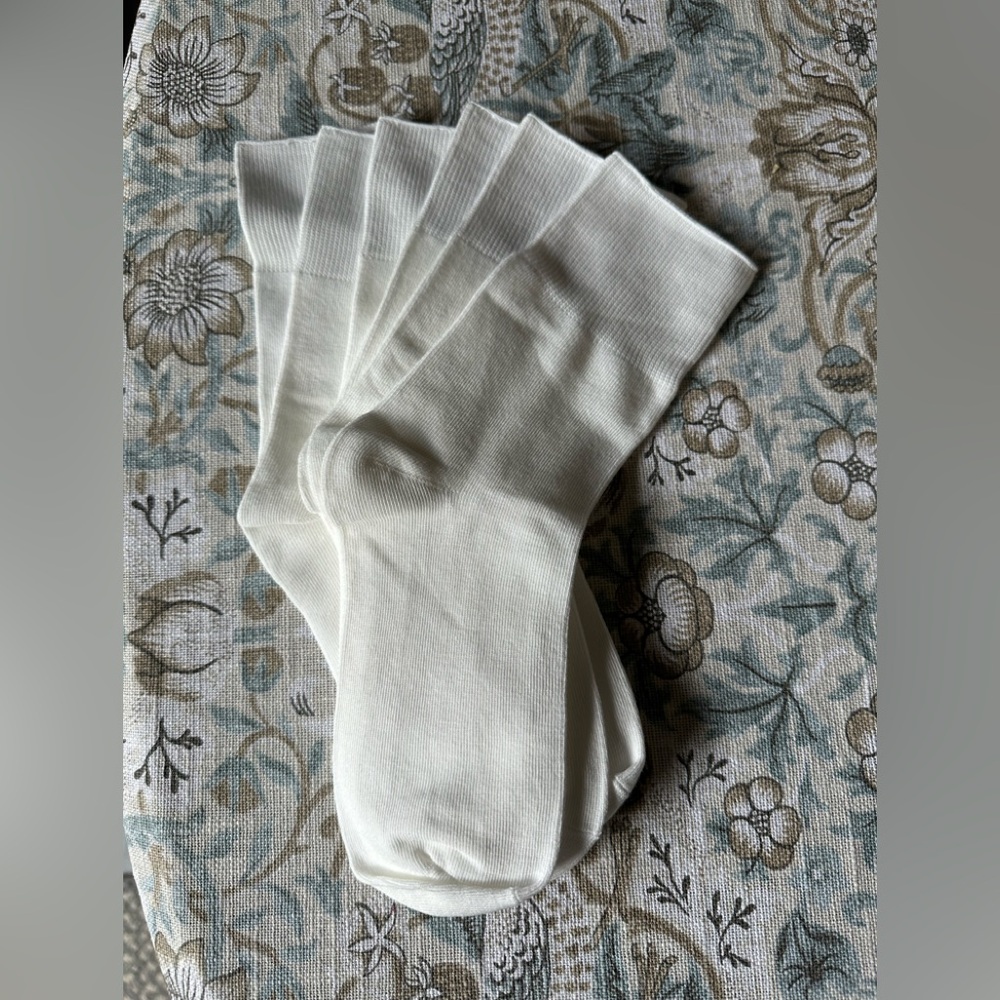 Classic White WOMENS Buster Brown Socks